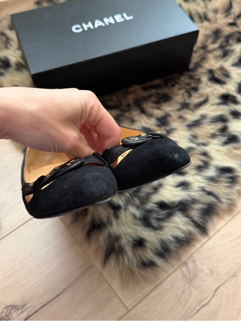 CHANEL Black Pointed Toe Kitten Heels size 37.5 black and gold - Picture 8 of 13